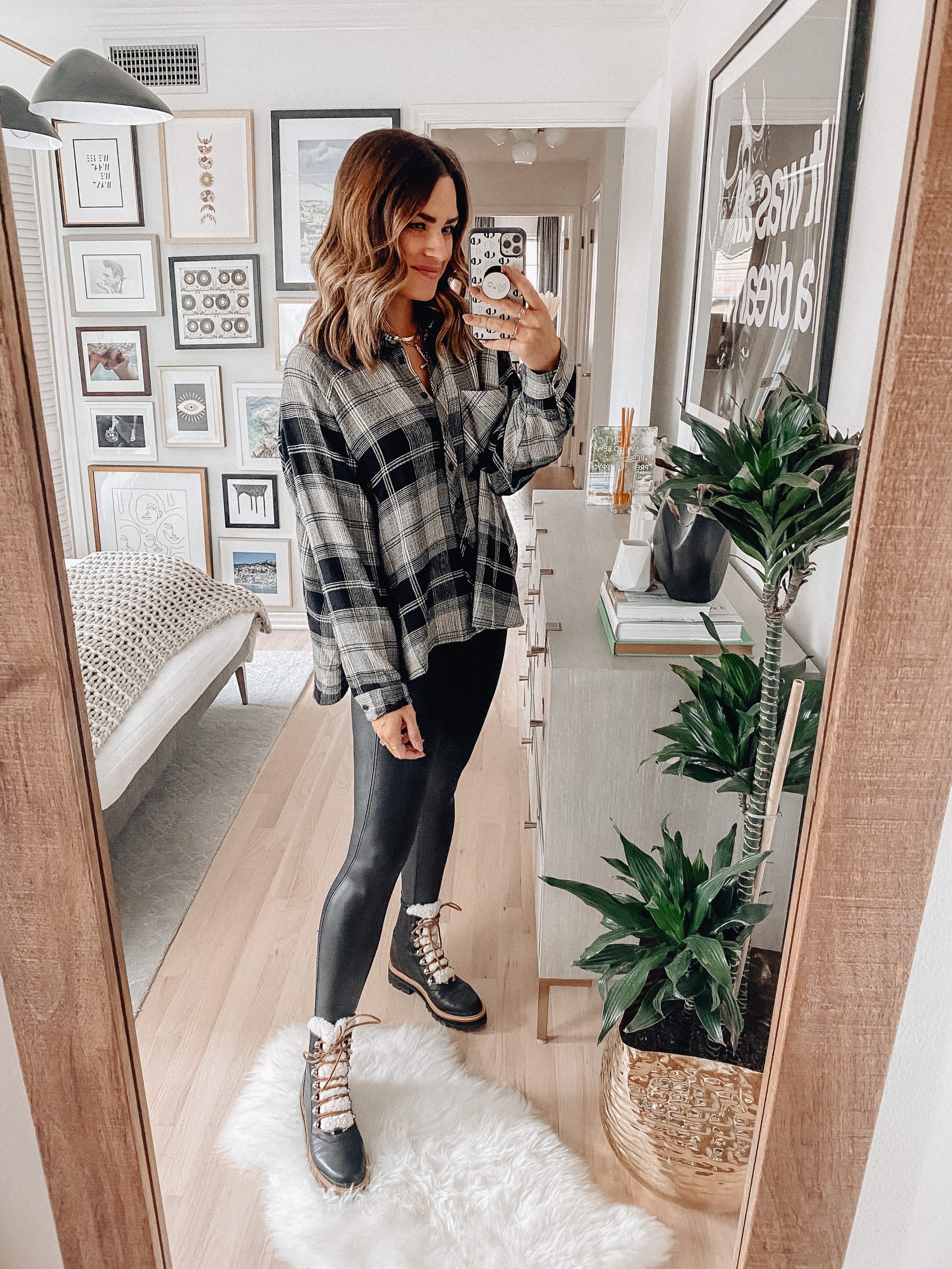 13 Ways to Style a Flannel for Fall