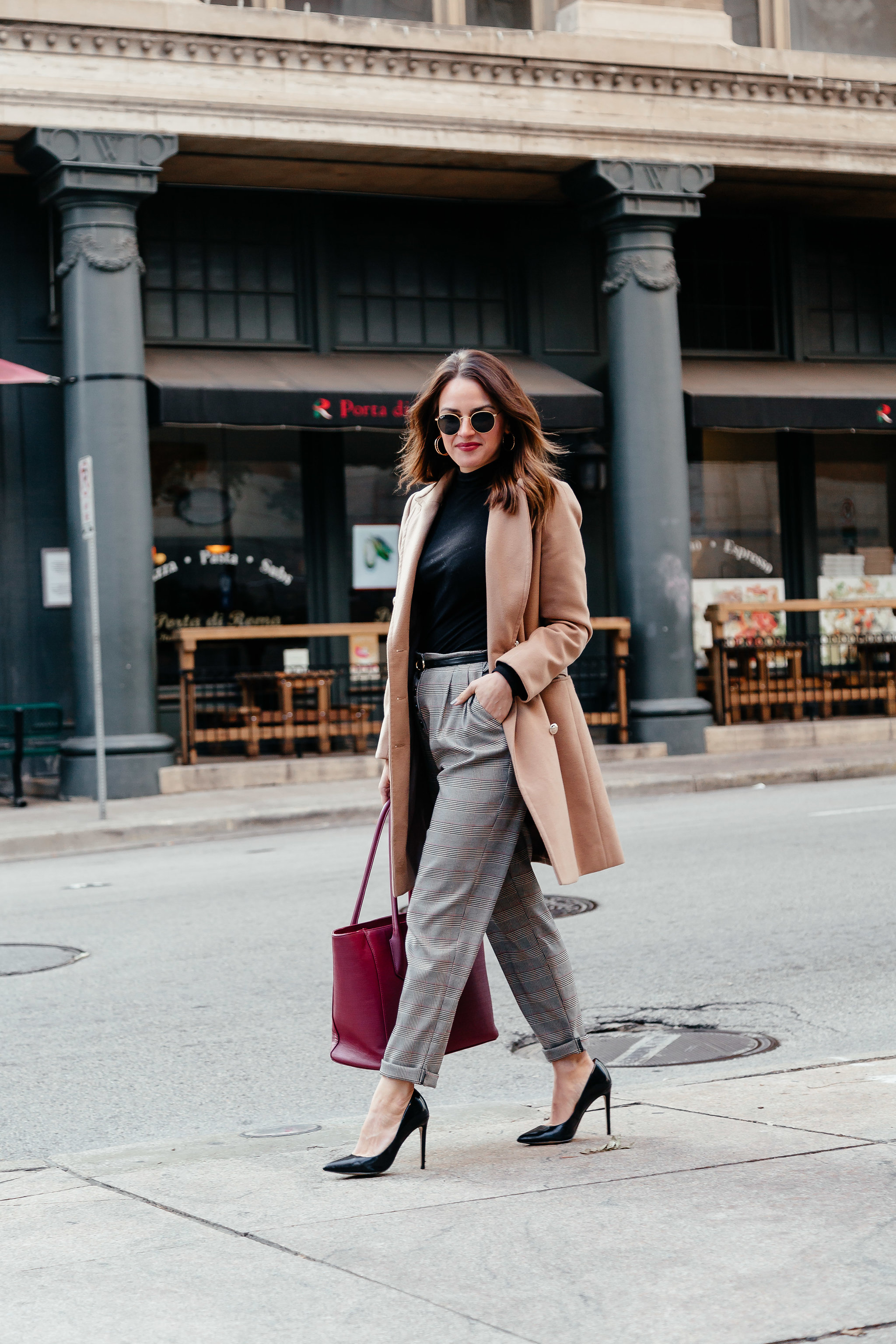 15 Casual Workwear Outfit Ideas with Sneakers